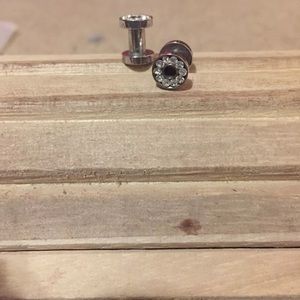Size 8 gauges